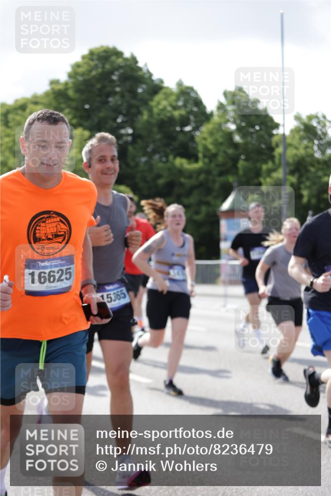 29.06.2025 - hella hamburg halbmarathon Jannik Wohlers http://msf.ph/oto/8236479 29.06.2025 09:53:41 Lombardsbrücke 1098, 1119, 1413, 1424, 1476, 1892, 1902, 2823, 3785, 4183, 4185, 4235, 4237, 4270, 5528, 6198, 6831, 7167, 7734, 8269, 8743, 8928, 9043, 9105, 9463, 9482, 9619, 10529, 11773, 11848, 11936, 12084, 12159, 12203, 12679, 12706, 12724, 12747, 13297, 14415, 14541, 14730, 15001, 15333, 15365, 15784, 15825, 15950, 16081, 16136, 16314, 16466, 16475, 16625, 16627, 16893, 17332, 17363, 17451, 17864, 17997, 18499, 18790, 18815, 19112 meine-sportfotos.de