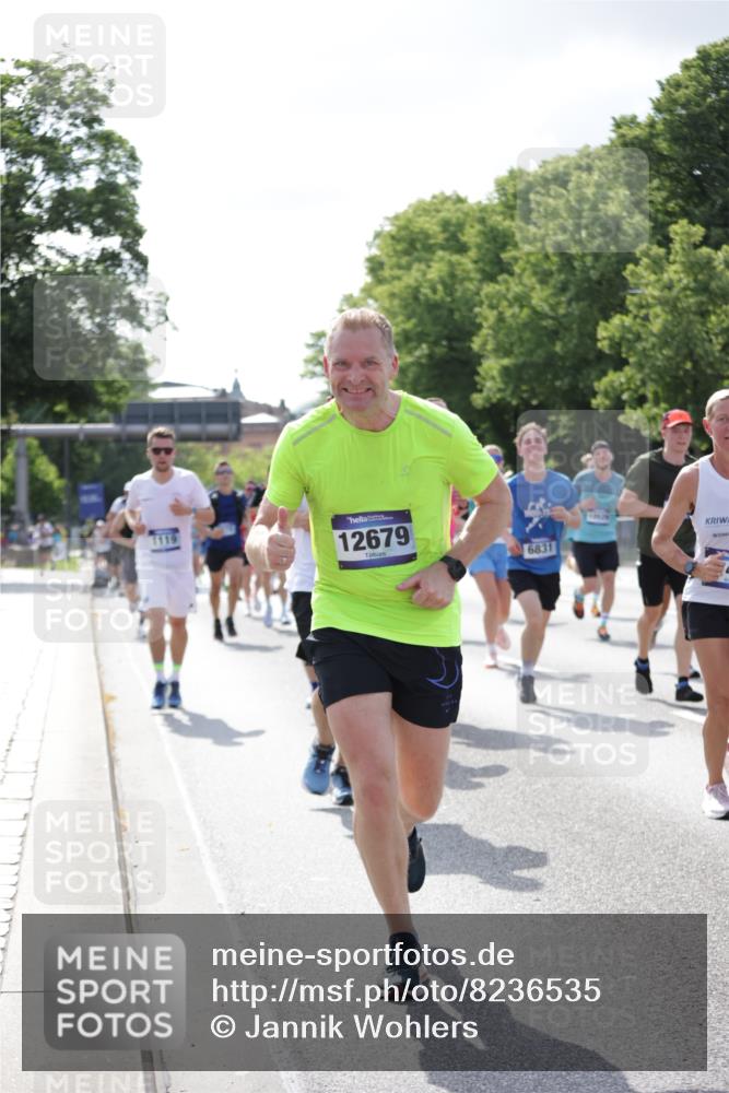 29.06.2025 - hella hamburg halbmarathon Jannik Wohlers http://msf.ph/oto/8236535 29.06.2025 09:53:42 Lombardsbrücke 1098, 1119, 1399, 1413, 1424, 1476, 1892, 1902, 3477, 3785, 4183, 4185, 4235, 4237, 4270, 5528, 6198, 6831, 7167, 7297, 7734, 8743, 8928, 9043, 9105, 9463, 9482, 9619, 10529, 11773, 11848, 11936, 12084, 12159, 12203, 12679, 12706, 12724, 12747, 13297, 14415, 14541, 14730, 15001, 15333, 15365, 15784, 15825, 15950, 16081, 16136, 16314, 16466, 16625, 16627, 16893, 17332, 17363, 17451, 17864, 17997, 18499, 18815, 19112 meine-sportfotos.de