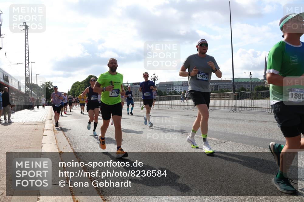 29.06.2025 - hella hamburg halbmarathon Lena Gebhardt http://msf.ph/oto/8236584 29.06.2025 09:56:16 Lombardsbrücke 1061, 1143, 1216, 1257, 1267, 1452, 1499, 1502, 1507, 1592, 1628, 1689, 1877, 2082, 2083, 2250, 2260, 2504, 2771, 2818, 2864, 2953, 2996, 3060, 3256, 3296, 3543, 3692, 4033, 4077, 4127, 4346, 4557, 4601, 4711, 4833, 5116, 5482, 5600, 5607, 5978, 6115, 6134, 6168, 6511, 6512, 7056, 7100, 7178, 7224, 7332, 7383, 7583, 7943, 8335, 8514, 8968, 8989, 8996, 9246, 9537, 10596 meine-sportfotos.de