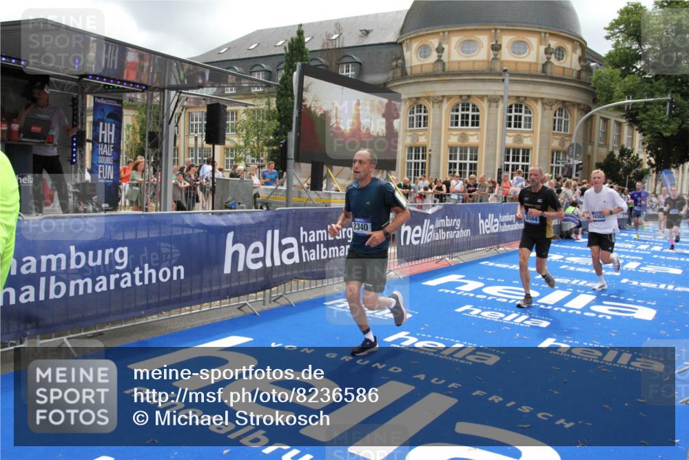 29.06.2025 - hella hamburg halbmarathon Michael Strokosch http://msf.ph/oto/8236586 29.06.2025 10:47:52 Ziel 2340, 5915, 6836, 8564, 11961, 12679, 14383, 17229, 18356, 18430, 18836 meine-sportfotos.de
