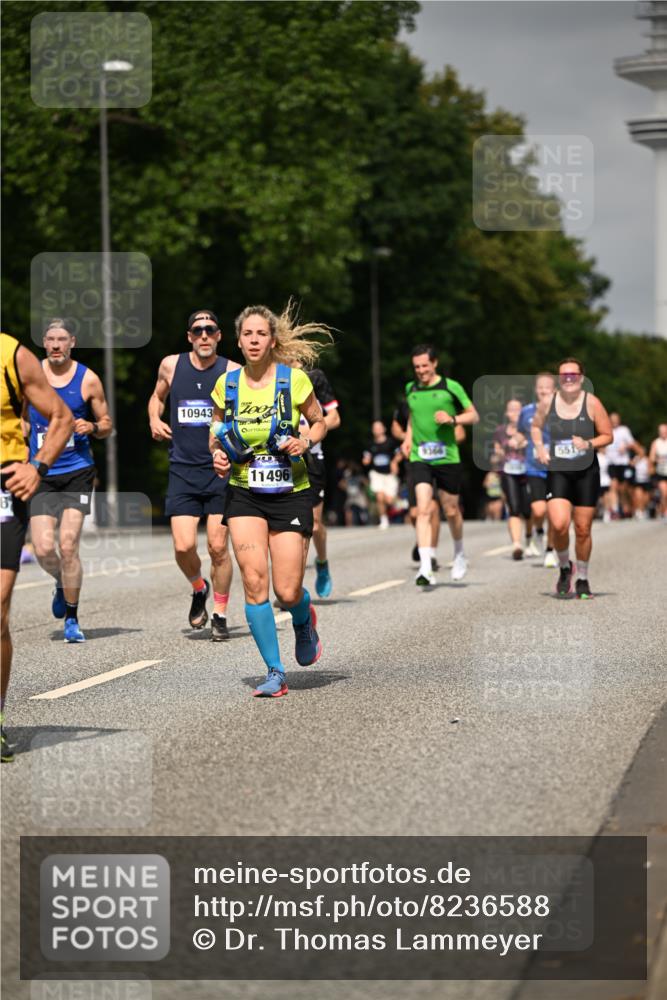 29.06.2025 - hella hamburg halbmarathon Dr. Thomas Lammeyer http://msf.ph/oto/8236588 29.06.2025 10:13:46 Kennedybrücke 1573, 1838, 3921, 5511, 7042, 7187, 7333, 7636, 8219, 9366, 9434, 9674, 9781, 10036, 10943 meine-sportfotos.de