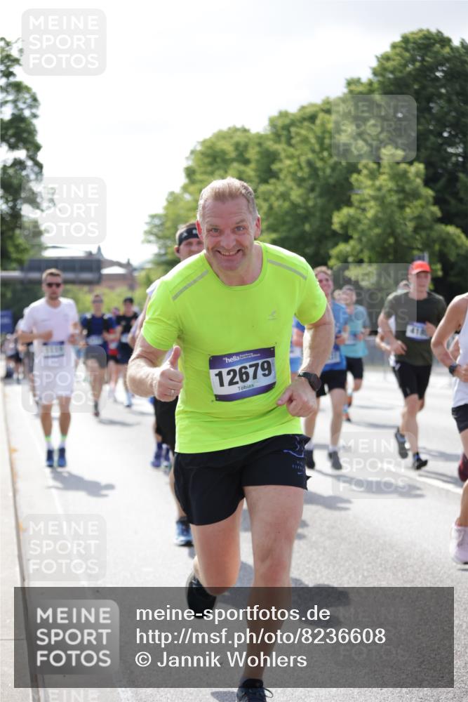29.06.2025 - hella hamburg halbmarathon Jannik Wohlers http://msf.ph/oto/8236608 29.06.2025 09:53:42 Lombardsbrücke 1098, 1119, 1399, 1413, 1424, 1476, 1892, 1902, 3477, 3785, 4183, 4185, 4235, 4237, 4270, 5528, 6198, 6831, 7167, 7297, 7734, 8743, 8928, 9043, 9105, 9463, 9482, 9619, 10529, 11773, 11848, 11936, 12084, 12159, 12203, 12679, 12706, 12724, 12747, 13297, 14415, 14541, 14730, 15001, 15333, 15365, 15784, 15825, 15950, 16081, 16136, 16314, 16466, 16625, 16627, 16893, 17332, 17363, 17451, 17864, 17997, 18499, 18815, 19112 meine-sportfotos.de