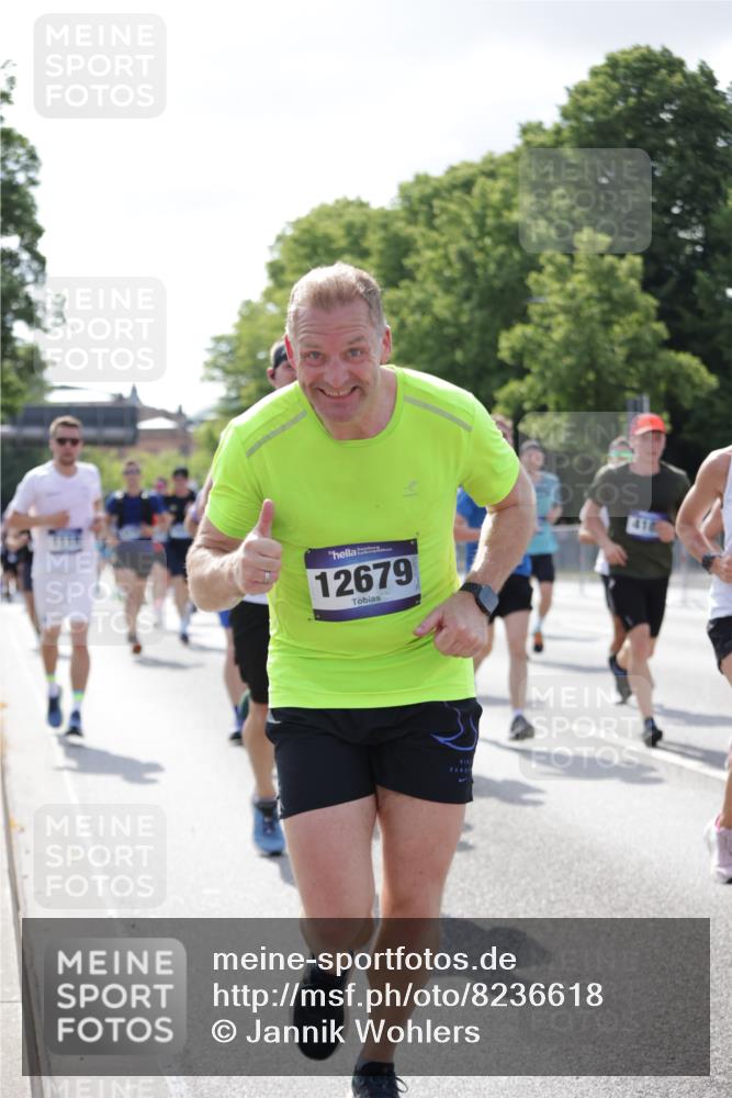 29.06.2025 - hella hamburg halbmarathon Jannik Wohlers http://msf.ph/oto/8236618 29.06.2025 09:53:42 Lombardsbrücke 1098, 1119, 1399, 1413, 1424, 1476, 1892, 1902, 3477, 3785, 4183, 4185, 4235, 4237, 4270, 5528, 6198, 6831, 7167, 7297, 7734, 8743, 8928, 9043, 9105, 9463, 9482, 9619, 10529, 11773, 11848, 11936, 12084, 12159, 12203, 12679, 12706, 12724, 12747, 13297, 14415, 14541, 14730, 15001, 15333, 15365, 15784, 15825, 15950, 16081, 16136, 16314, 16466, 16625, 16627, 16893, 17332, 17363, 17451, 17864, 17997, 18499, 18815, 19112 meine-sportfotos.de