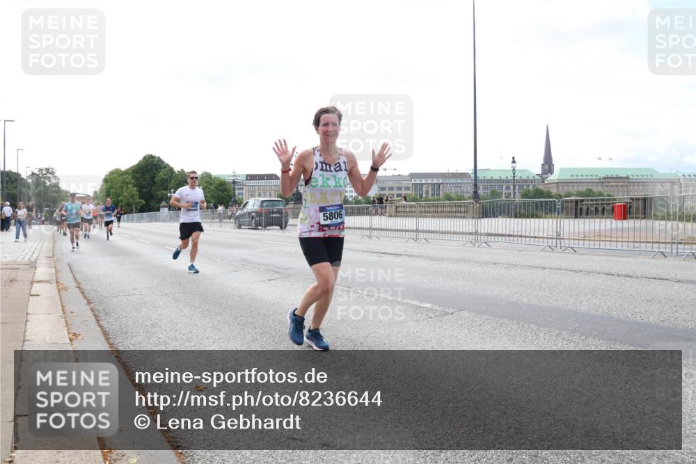 29.06.2025 - hella hamburg halbmarathon Lena Gebhardt http://msf.ph/oto/8236644 29.06.2025 10:09:32 Lombardsbrücke 1052, 1147, 1188, 1456, 1483, 1513, 1823, 1838, 2978, 4859, 5806, 5885, 6674, 7058, 7187, 8090, 8685, 9297, 9306, 9718, 9988, 10194, 10819, 11067, 11496, 12156, 12255, 12509, 12862, 13210, 13660, 13739, 14736, 15697, 16688, 16918, 17347, 17630, 18076, 18440, 18726, 18727, 19166, 19242 meine-sportfotos.de