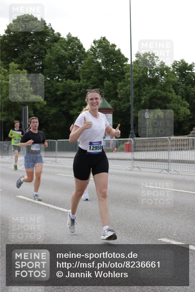 29.06.2025 - hella hamburg halbmarathon Jannik Wohlers http://msf.ph/oto/8236661 29.06.2025 10:28:51 Lombardsbrücke 1230, 2688, 3179, 4373, 6345, 7449, 8048, 8812, 9714, 10198, 10641, 10808, 11792, 11803, 11989, 12099, 12404, 12958, 13090, 14644, 15952, 15955, 16673, 16676, 18414 meine-sportfotos.de