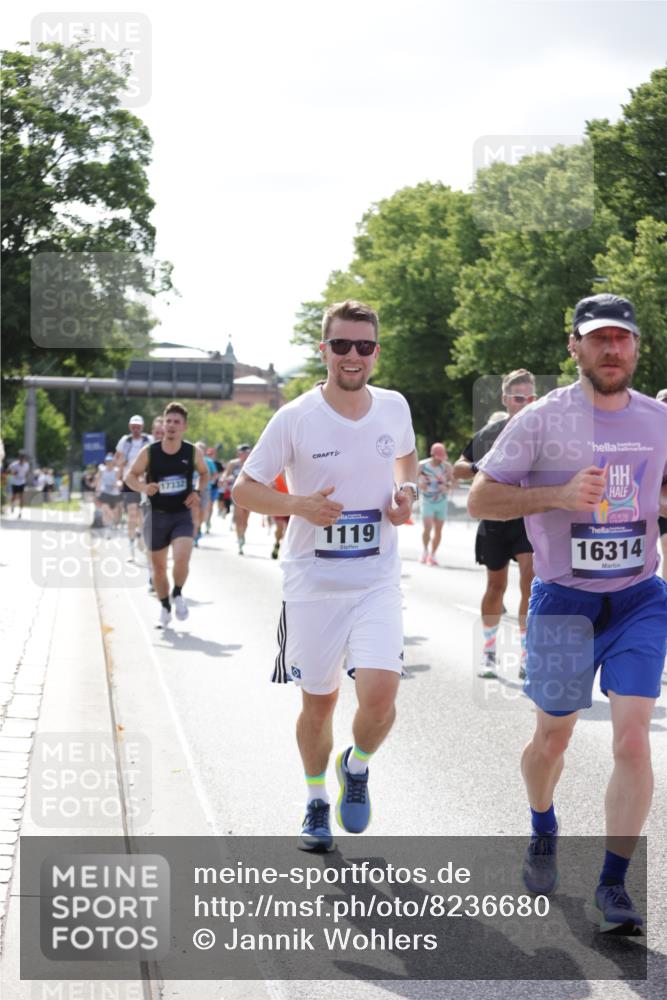 29.06.2025 - hella hamburg halbmarathon Jannik Wohlers http://msf.ph/oto/8236680 29.06.2025 09:53:44 Lombardsbrücke 1098, 1119, 1399, 1413, 1424, 1476, 1892, 1902, 2098, 2188, 2842, 3477, 3785, 4183, 4185, 4235, 4237, 4270, 5528, 6198, 6831, 7297, 7734, 8743, 8928, 9105, 9463, 9482, 9619, 10529, 11773, 11848, 12084, 12159, 12203, 12679, 12706, 12724, 12747, 13297, 14415, 14541, 14730, 15001, 15333, 15365, 15422, 15784, 15825, 15950, 16081, 16314, 16316, 16627, 16893, 17229, 17332, 17363, 17451, 17710, 17864, 17997, 18499, 18815, 19112 meine-sportfotos.de