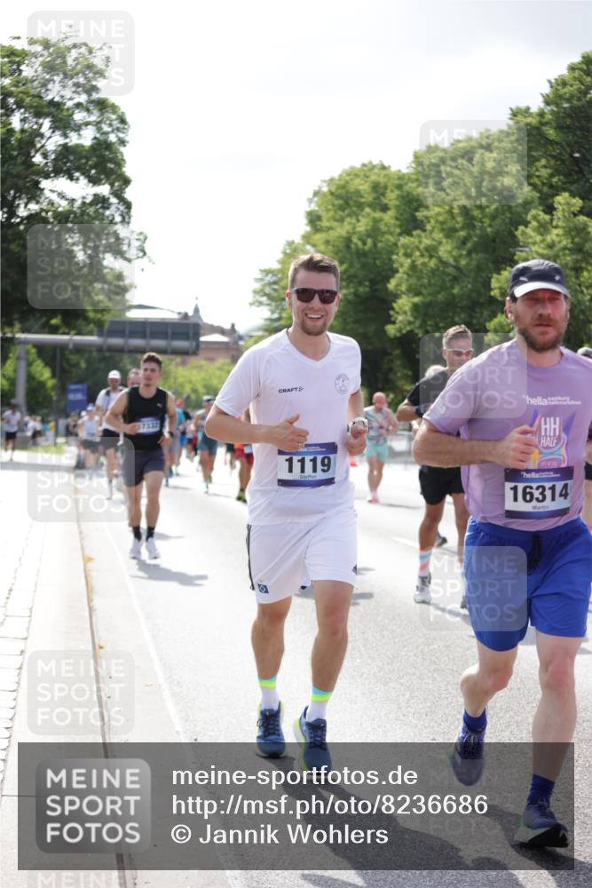 29.06.2025 - hella hamburg halbmarathon Jannik Wohlers http://msf.ph/oto/8236686 29.06.2025 09:53:44 Lombardsbrücke 1098, 1119, 1399, 1413, 1424, 1476, 1892, 1902, 2098, 2188, 2842, 3477, 3785, 4183, 4185, 4235, 4237, 4270, 5528, 6198, 6831, 7297, 7734, 8743, 8928, 9105, 9463, 9482, 9619, 10529, 11773, 11848, 12084, 12159, 12203, 12679, 12706, 12724, 12747, 13297, 14415, 14541, 14730, 15001, 15333, 15365, 15422, 15784, 15825, 15950, 16081, 16314, 16316, 16627, 16893, 17229, 17332, 17363, 17451, 17710, 17864, 17997, 18499, 18815, 19112 meine-sportfotos.de