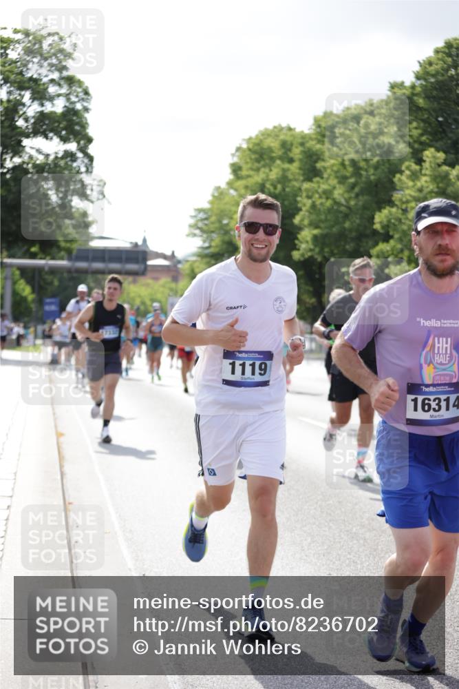 29.06.2025 - hella hamburg halbmarathon Jannik Wohlers http://msf.ph/oto/8236702 29.06.2025 09:53:44 Lombardsbrücke 1098, 1119, 1399, 1413, 1424, 1476, 1892, 1902, 2098, 2188, 2842, 3477, 3785, 4183, 4185, 4235, 4237, 4270, 5528, 6198, 6831, 7297, 7734, 8743, 8928, 9105, 9463, 9482, 9619, 10529, 11773, 11848, 12084, 12159, 12203, 12679, 12706, 12724, 12747, 13297, 14415, 14541, 14730, 15001, 15333, 15365, 15422, 15784, 15825, 15950, 16081, 16314, 16316, 16627, 16893, 17229, 17332, 17363, 17451, 17710, 17864, 17997, 18499, 18815, 19112 meine-sportfotos.de