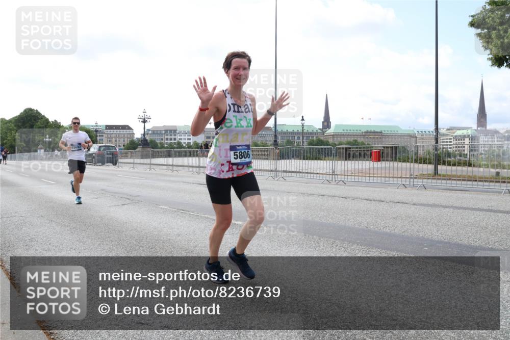 29.06.2025 - hella hamburg halbmarathon Lena Gebhardt http://msf.ph/oto/8236739 29.06.2025 10:09:32 Lombardsbrücke 1052, 1147, 1188, 1456, 1483, 1513, 1823, 1838, 2978, 4859, 5806, 5885, 6674, 7058, 7187, 8090, 8685, 9297, 9306, 9718, 9988, 10194, 10819, 11067, 11496, 12156, 12255, 12509, 12862, 13210, 13660, 13739, 14736, 15697, 16688, 16918, 17347, 17630, 18076, 18440, 18726, 18727, 19166, 19242 meine-sportfotos.de