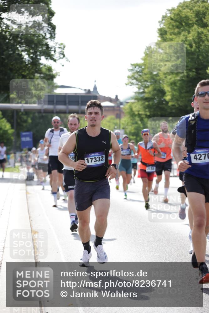 29.06.2025 - hella hamburg halbmarathon Jannik Wohlers http://msf.ph/oto/8236741 29.06.2025 09:53:46 Lombardsbrücke 1098, 1119, 1399, 1413, 1424, 1476, 1892, 1902, 2098, 2188, 2842, 3477, 3785, 4029, 4183, 4185, 4235, 4237, 4270, 5528, 6198, 6630, 6831, 7297, 8743, 8928, 9105, 9463, 9482, 9619, 10529, 11773, 11848, 12084, 12159, 12203, 12549, 12679, 12706, 12724, 12747, 13297, 13707, 14541, 15001, 15333, 15365, 15422, 15784, 15825, 15950, 16081, 16314, 16316, 16627, 16893, 17229, 17332, 17363, 17451, 17710, 17864, 17997, 18499, 18815, 19112 meine-sportfotos.de