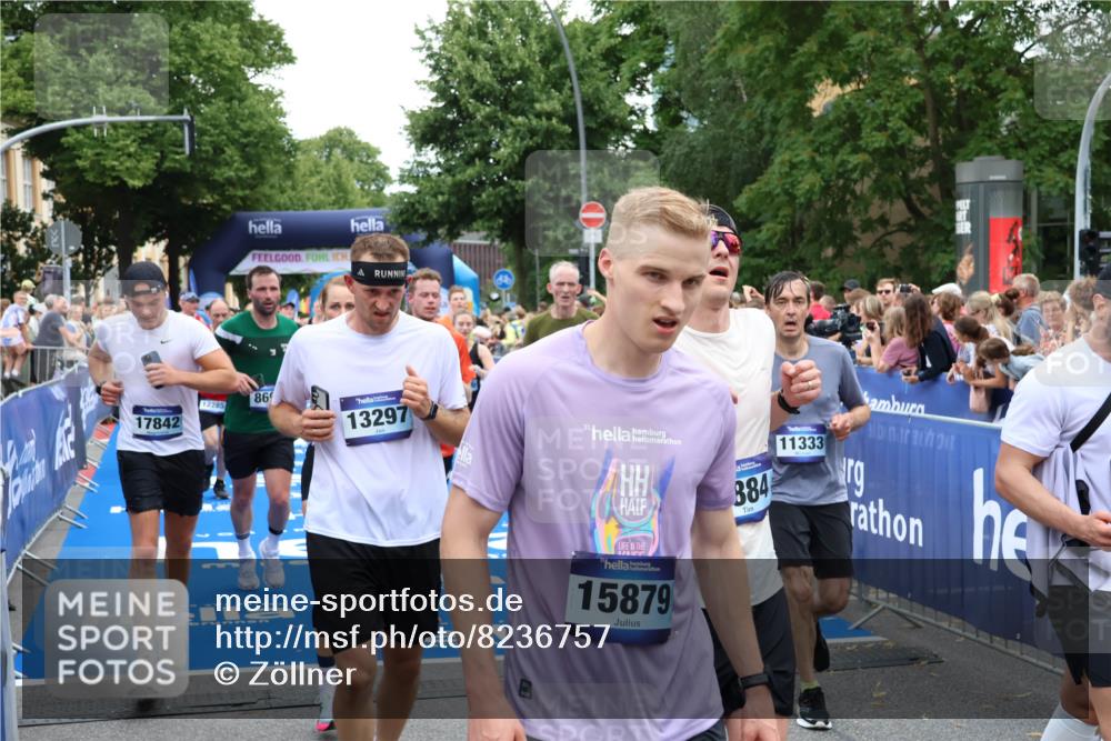 29.06.2025 - hella hamburg halbmarathon Zöllner http://msf.ph/oto/8236757 29.06.2025 10:55:12 Ziel 1549, 1628, 2119, 2448, 3041, 3791, 3945, 4903, 6355, 8691, 9060, 9361, 9380, 10191, 10192, 10582, 11333, 11747, 11976, 12248, 12961, 13297, 14834, 14948, 15854, 16108, 16630, 17803, 17842, 18031, 18966 meine-sportfotos.de