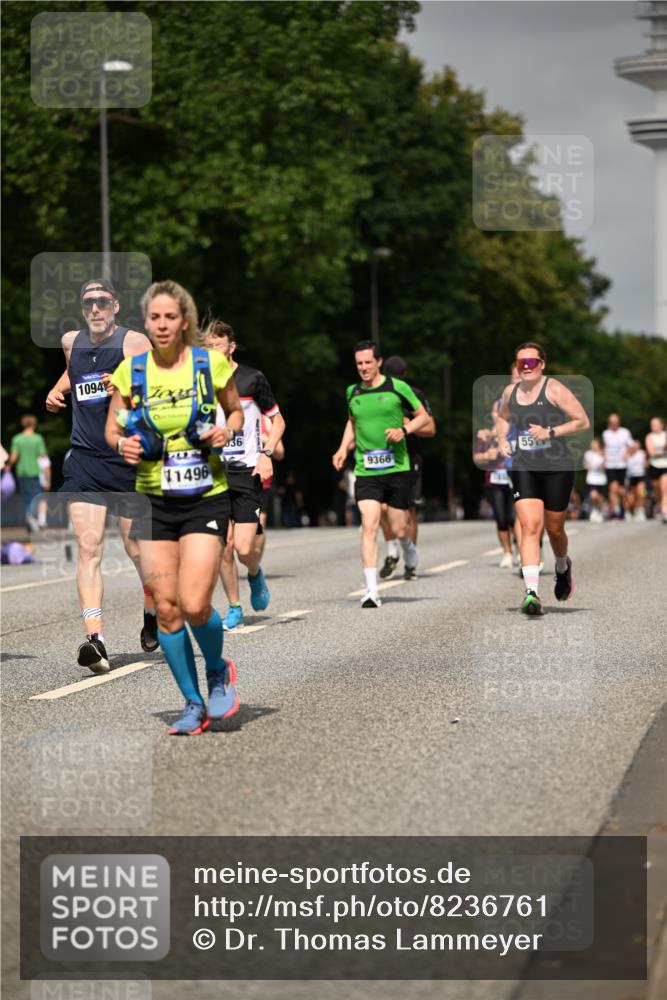 29.06.2025 - hella hamburg halbmarathon Dr. Thomas Lammeyer http://msf.ph/oto/8236761 29.06.2025 10:13:47 Kennedybrücke 1573, 1838, 3921, 5511, 7042, 7187, 7333, 7636, 8219, 9366, 9434, 9674, 9781, 10036, 10943, 11027 meine-sportfotos.de