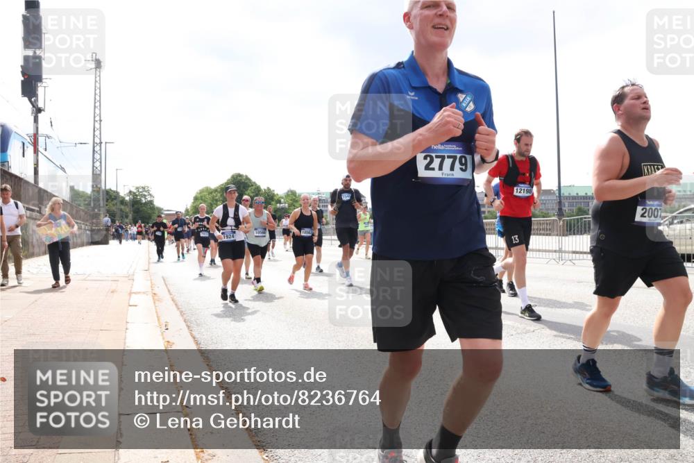 29.06.2025 - hella hamburg halbmarathon Lena Gebhardt http://msf.ph/oto/8236764 29.06.2025 10:45:13 Lombardsbrücke 1024, 1273, 1629, 1685, 1713, 1798, 1924, 2007, 2216, 2217, 2779, 3160, 3164, 3357, 3377, 3570, 3879, 3993, 4099, 4102, 4186, 4275, 4306, 4337, 4504, 4820, 4851, 5099, 5108, 5190, 5339, 5636, 5949, 6150, 6509, 6763, 6788, 6841, 6888, 6911, 6922, 6980, 7283, 7530, 7541, 7699, 7859, 7912, 8582, 8594, 8605, 8762, 8907, 9036, 9084, 9085, 9620, 10030, 10182, 10225, 10562, 10566, 10668, 10707, 11272, 11314, 12198, 12318, 12332, 12334, 12394, 13039, 13261 meine-sportfotos.de