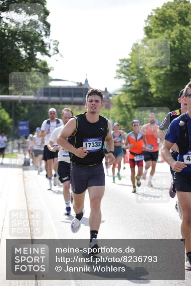 29.06.2025 - hella hamburg halbmarathon Jannik Wohlers http://msf.ph/oto/8236793 29.06.2025 09:53:46 Lombardsbrücke 1098, 1119, 1399, 1413, 1424, 1476, 1892, 1902, 2098, 2188, 2842, 3477, 3785, 4029, 4183, 4185, 4235, 4237, 4270, 5528, 6198, 6630, 6831, 7297, 8743, 8928, 9105, 9463, 9482, 9619, 10529, 11773, 11848, 12084, 12159, 12203, 12549, 12679, 12706, 12724, 12747, 13297, 13707, 14541, 15001, 15333, 15365, 15422, 15784, 15825, 15950, 16081, 16314, 16316, 16627, 16893, 17229, 17332, 17363, 17451, 17710, 17864, 17997, 18499, 18815, 19112 meine-sportfotos.de