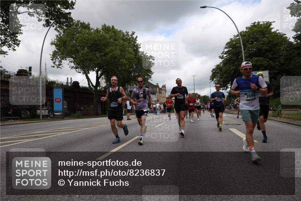 29.06.2025 - hella hamburg halbmarathon Yannick Fuchs http://msf.ph/oto/8236837 29.06.2025 10:47:09 20KM 1061, 1258, 1499, 1683, 1706, 1783, 2074, 2099, 2208, 2346, 2910, 3059, 3334, 3399, 3999, 4065, 4419, 4587, 4635, 5077, 5607, 5907, 6198, 6628, 6897, 7177, 7509, 7864, 8273, 8361, 8587, 8651, 9065, 9163, 9537, 10724, 11217, 11588, 11589, 11604, 11689, 11992, 12155, 12413, 12482, 12490, 12875, 12910, 14323, 15126, 15179, 15430, 15681, 15980, 16467, 16538, 16986, 18249, 18720, 18901, 19208, 19244 meine-sportfotos.de