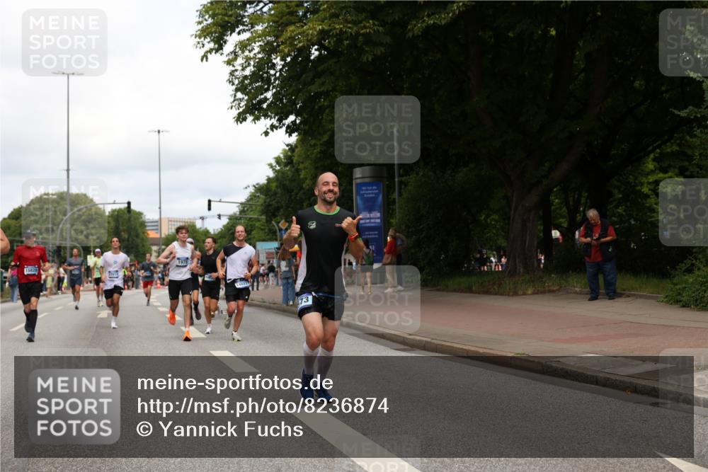 29.06.2025 - hella hamburg halbmarathon Yannick Fuchs http://msf.ph/oto/8236874 29.06.2025 10:34:33 20KM 1358, 1603, 1975, 2573, 2826, 3547, 3626, 4381, 4398, 4766, 4888, 5375, 6149, 6152, 6649, 7109, 7495, 7622, 8346, 8467, 8574, 8933, 9116, 11284, 11714, 11806, 12046, 12091, 13190, 14077, 14699, 15421, 15813, 15828, 16580, 17425, 17792, 17916, 17973, 18013, 18979 meine-sportfotos.de