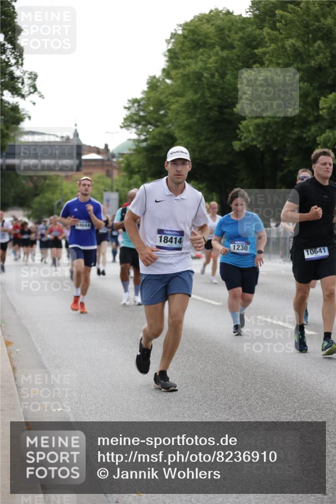 29.06.2025 - hella hamburg halbmarathon Jannik Wohlers http://msf.ph/oto/8236910 29.06.2025 10:28:55 Lombardsbrücke 1230, 2688, 3179, 3311, 4349, 4373, 6285, 6345, 6725, 7449, 8048, 8812, 9714, 10198, 10641, 10808, 11792, 11803, 11989, 12404, 12958, 13090, 14644, 15952, 15955, 16673, 16676, 17496, 18298, 18299, 18414 meine-sportfotos.de