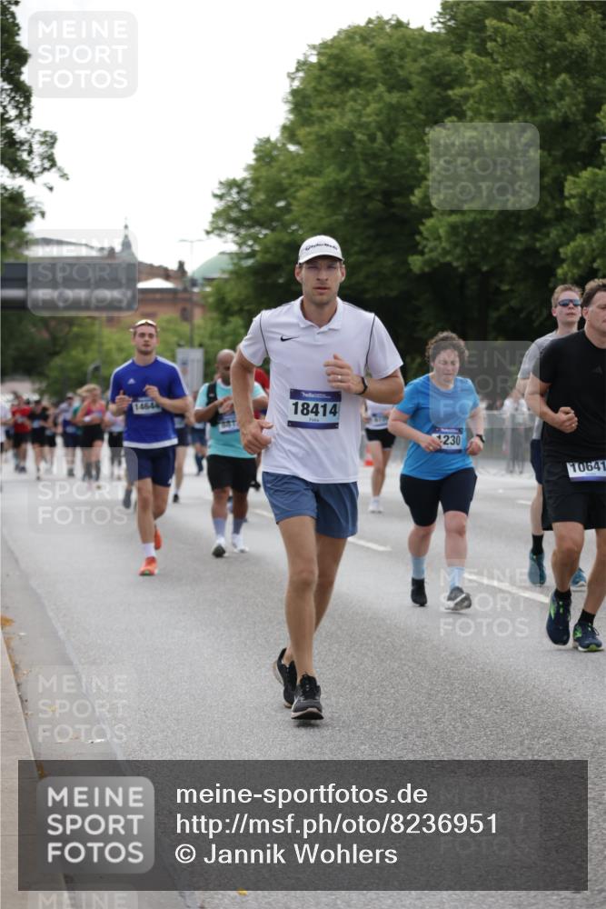 29.06.2025 - hella hamburg halbmarathon Jannik Wohlers http://msf.ph/oto/8236951 29.06.2025 10:28:55 Lombardsbrücke 1230, 2688, 3179, 3311, 4349, 4373, 6285, 6345, 6725, 7449, 8048, 8812, 9714, 10198, 10641, 10808, 11792, 11803, 11989, 12404, 12958, 13090, 14644, 15952, 15955, 16673, 16676, 17496, 18298, 18299, 18414 meine-sportfotos.de