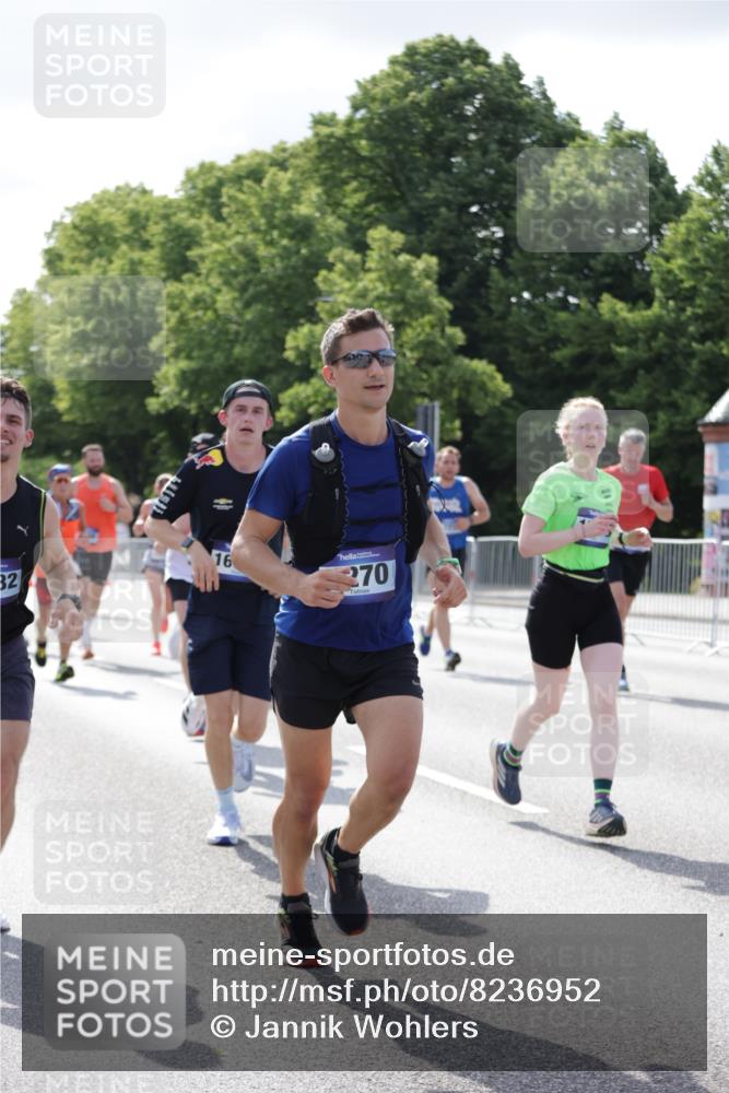 29.06.2025 - hella hamburg halbmarathon Jannik Wohlers http://msf.ph/oto/8236952 29.06.2025 09:53:47 Lombardsbrücke 1119, 1399, 1413, 1424, 1476, 1892, 1902, 2098, 2188, 2842, 3477, 3785, 4029, 4183, 4185, 4235, 4237, 4270, 5528, 6198, 6630, 6831, 7297, 8743, 8928, 9105, 9463, 9482, 9619, 10529, 11773, 11848, 12084, 12159, 12203, 12549, 12679, 12706, 12724, 12747, 13297, 13348, 13707, 14541, 14804, 15001, 15333, 15365, 15422, 15784, 15825, 15950, 16081, 16314, 16316, 16627, 16893, 17229, 17332, 17363, 17451, 17710, 17864, 18499, 18815, 19112 meine-sportfotos.de
