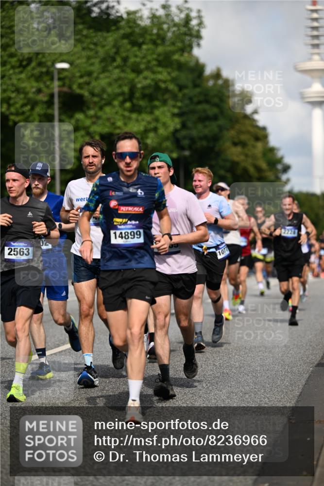 29.06.2025 - hella hamburg halbmarathon Dr. Thomas Lammeyer http://msf.ph/oto/8236966 29.06.2025 09:50:40 Kennedybrücke 1002, 1407, 1411, 1910, 1959, 2121, 2228, 2563, 2774, 2836, 2851, 3790, 3935, 4246, 4740, 5961, 6032, 6305, 6473, 6915, 7080, 7622, 7831, 7867, 7972, 8366, 8395, 9171, 9376, 9508, 10771, 11055 meine-sportfotos.de