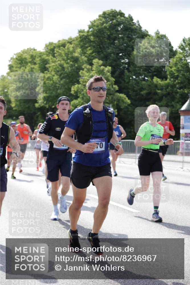 29.06.2025 - hella hamburg halbmarathon Jannik Wohlers http://msf.ph/oto/8236967 29.06.2025 09:53:47 Lombardsbrücke 1119, 1399, 1413, 1424, 1476, 1892, 1902, 2098, 2188, 2842, 3477, 3785, 4029, 4183, 4185, 4235, 4237, 4270, 5528, 6198, 6630, 6831, 7297, 8743, 8928, 9105, 9463, 9482, 9619, 10529, 11773, 11848, 12084, 12159, 12203, 12549, 12679, 12706, 12724, 12747, 13297, 13348, 13707, 14541, 14804, 15001, 15333, 15365, 15422, 15784, 15825, 15950, 16081, 16314, 16316, 16627, 16893, 17229, 17332, 17363, 17451, 17710, 17864, 18499, 18815, 19112 meine-sportfotos.de