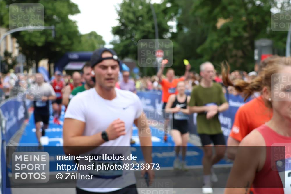 29.06.2025 - hella hamburg halbmarathon Zöllner http://msf.ph/oto/8236973 29.06.2025 10:55:14 Ziel 1549, 1628, 2119, 2448, 3041, 3945, 4903, 6355, 6891, 8973, 9361, 9380, 10188, 10191, 10192, 10582, 11747, 11976, 12248, 12961, 14834, 15854, 16108, 16521, 16630, 18031, 18966 meine-sportfotos.de
