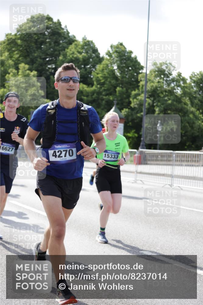 29.06.2025 - hella hamburg halbmarathon Jannik Wohlers http://msf.ph/oto/8237014 29.06.2025 09:53:47 Lombardsbrücke 1119, 1399, 1413, 1424, 1476, 1892, 1902, 2098, 2188, 2842, 3477, 3785, 4029, 4183, 4185, 4235, 4237, 4270, 5528, 6198, 6630, 6831, 7297, 8743, 8928, 9105, 9463, 9482, 9619, 10529, 11773, 11848, 12084, 12159, 12203, 12549, 12679, 12706, 12724, 12747, 13297, 13348, 13707, 14541, 14804, 15001, 15333, 15365, 15422, 15784, 15825, 15950, 16081, 16314, 16316, 16627, 16893, 17229, 17332, 17363, 17451, 17710, 17864, 18499, 18815, 19112 meine-sportfotos.de