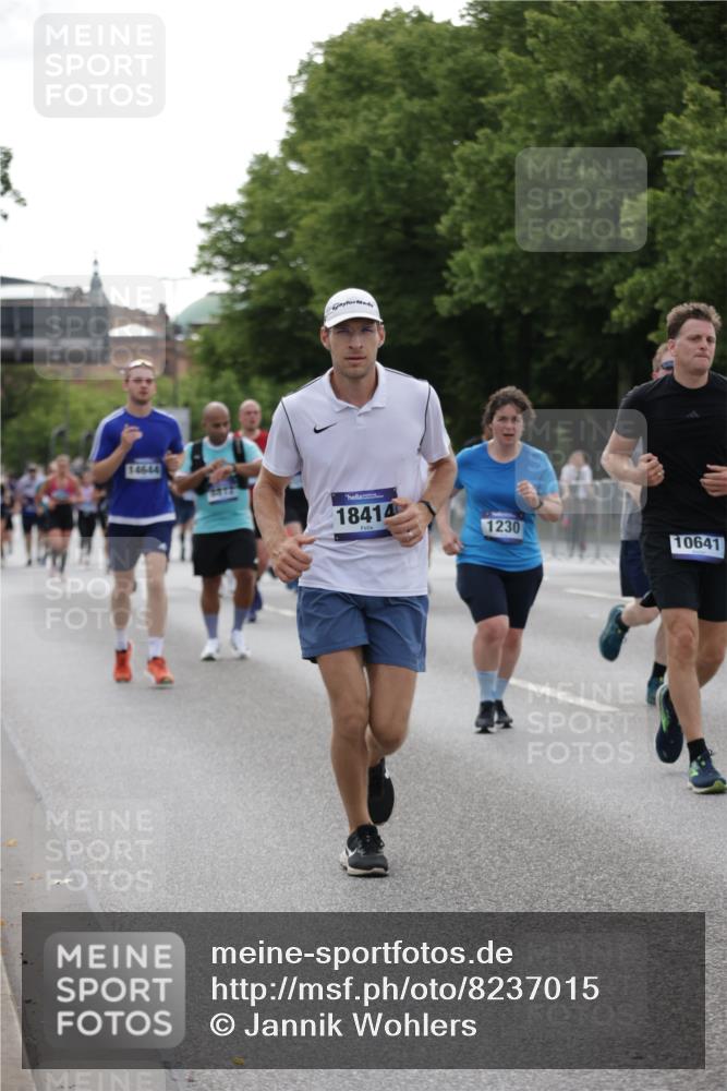 29.06.2025 - hella hamburg halbmarathon Jannik Wohlers http://msf.ph/oto/8237015 29.06.2025 10:28:56 Lombardsbrücke 1230, 2688, 3179, 3311, 4349, 4373, 6285, 6345, 6725, 7449, 8048, 8812, 9714, 10198, 10641, 10808, 11792, 11803, 11989, 12404, 12958, 13090, 14644, 15952, 15955, 16659, 16673, 16676, 17496, 18298, 18299, 18414 meine-sportfotos.de