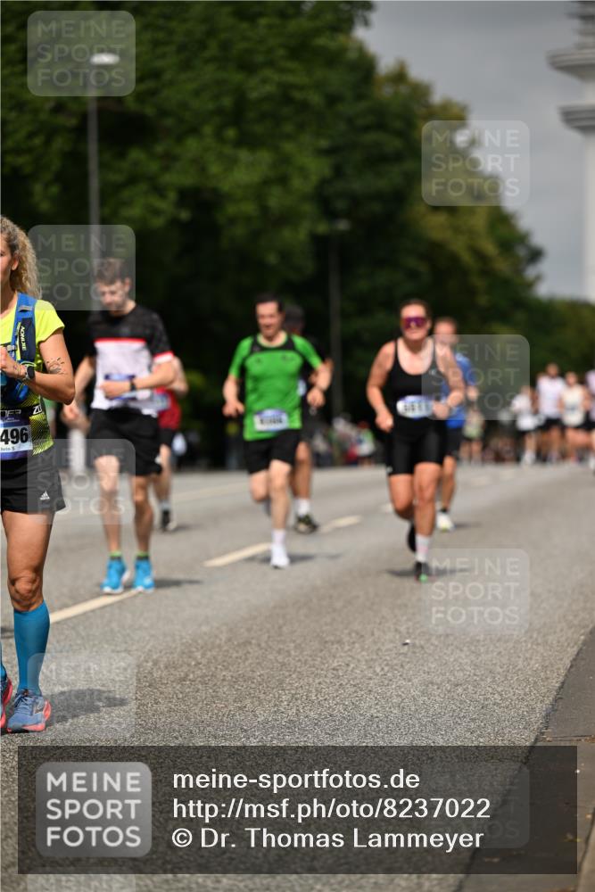 29.06.2025 - hella hamburg halbmarathon Dr. Thomas Lammeyer http://msf.ph/oto/8237022 29.06.2025 10:13:48 Kennedybrücke 1573, 1838, 3921, 5511, 7042, 7187, 7333, 7636, 8219, 8890, 9366, 9434, 9674, 9781, 10036, 10943, 11027 meine-sportfotos.de