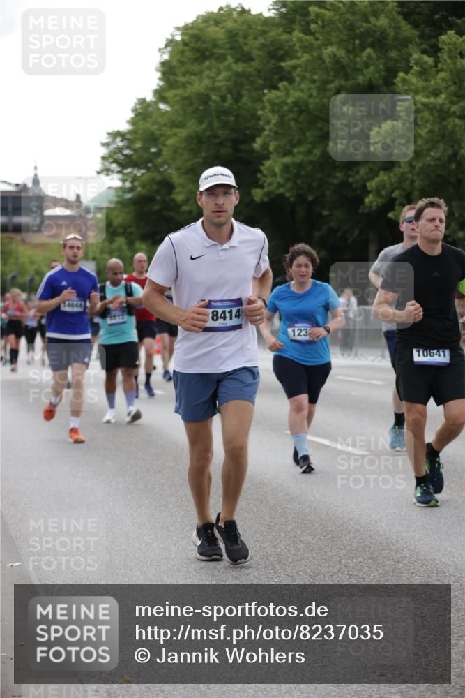 29.06.2025 - hella hamburg halbmarathon Jannik Wohlers http://msf.ph/oto/8237035 29.06.2025 10:28:56 Lombardsbrücke 1230, 2688, 3179, 3311, 4349, 4373, 6285, 6345, 6725, 7449, 8048, 8812, 9714, 10198, 10641, 10808, 11792, 11803, 11989, 12404, 12958, 13090, 14644, 15952, 15955, 16659, 16673, 16676, 17496, 18298, 18299, 18414 meine-sportfotos.de