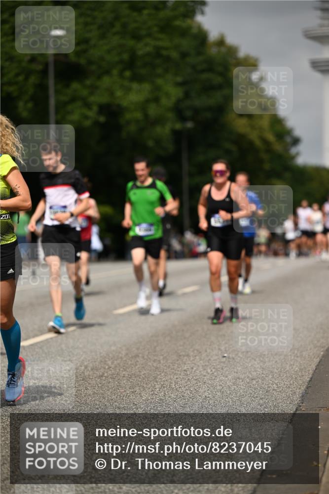 29.06.2025 - hella hamburg halbmarathon Dr. Thomas Lammeyer http://msf.ph/oto/8237045 29.06.2025 10:13:48 Kennedybrücke 1573, 1838, 3921, 5511, 7042, 7187, 7333, 7636, 8219, 8890, 9366, 9434, 9674, 9781, 10036, 10943, 11027 meine-sportfotos.de