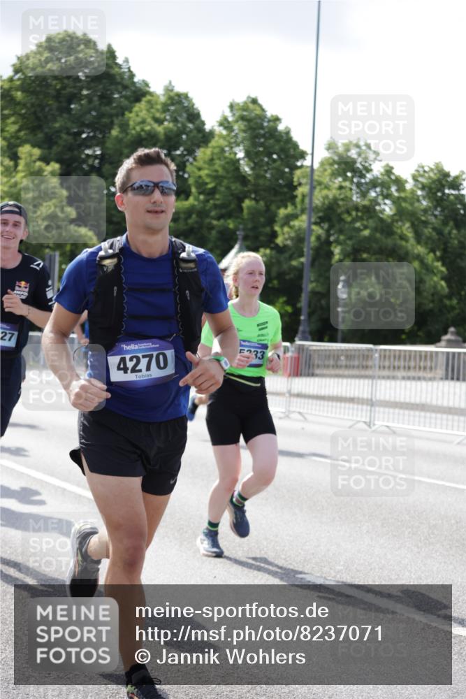 29.06.2025 - hella hamburg halbmarathon Jannik Wohlers http://msf.ph/oto/8237071 29.06.2025 09:53:47 Lombardsbrücke 1119, 1399, 1413, 1424, 1476, 1892, 1902, 2098, 2188, 2842, 3477, 3785, 4029, 4183, 4185, 4235, 4237, 4270, 5528, 6198, 6630, 6831, 7297, 8743, 8928, 9105, 9463, 9482, 9619, 10529, 11773, 11848, 12084, 12159, 12203, 12549, 12679, 12706, 12724, 12747, 13297, 13348, 13707, 14541, 14804, 15001, 15333, 15365, 15422, 15784, 15825, 15950, 16081, 16314, 16316, 16627, 16893, 17229, 17332, 17363, 17451, 17710, 17864, 18499, 18815, 19112 meine-sportfotos.de