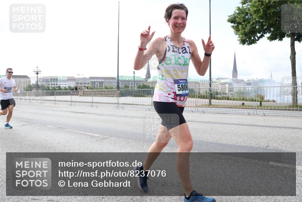 29.06.2025 - hella hamburg halbmarathon Lena Gebhardt http://msf.ph/oto/8237076 29.06.2025 10:09:32 Lombardsbrücke 1052, 1147, 1188, 1456, 1483, 1513, 1823, 1838, 2978, 4859, 5806, 5885, 6674, 7058, 7187, 8090, 8685, 9297, 9306, 9718, 9988, 10194, 10819, 11067, 11496, 12156, 12255, 12509, 12862, 13210, 13660, 13739, 14736, 15697, 16688, 16918, 17347, 17630, 18076, 18440, 18726, 18727, 19166, 19242 meine-sportfotos.de