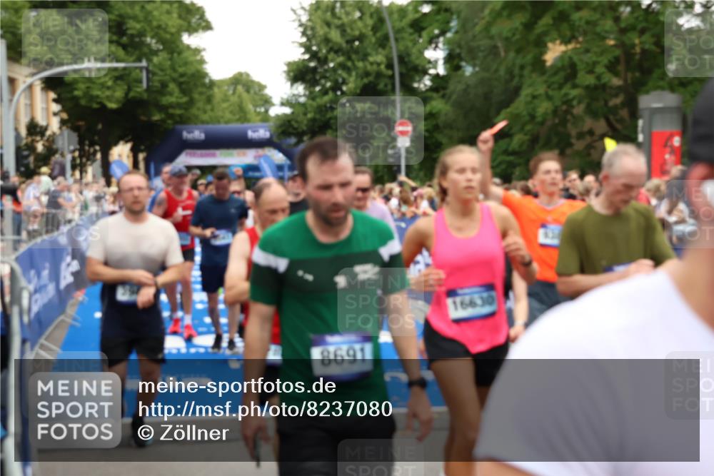 29.06.2025 - hella hamburg halbmarathon Zöllner http://msf.ph/oto/8237080 29.06.2025 10:55:15 Ziel 1549, 1628, 2119, 2448, 3041, 3945, 4903, 6355, 6891, 8973, 9361, 9380, 10188, 10191, 10192, 10582, 11747, 12248, 12961, 14834, 15854, 16108, 16521, 16630, 18031, 18966 meine-sportfotos.de