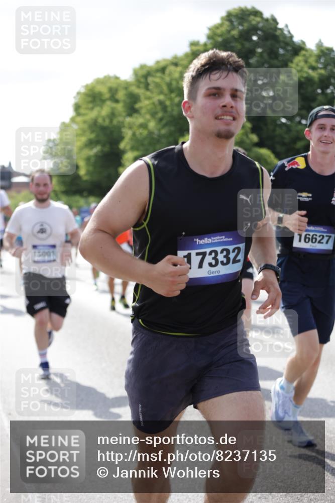 29.06.2025 - hella hamburg halbmarathon Jannik Wohlers http://msf.ph/oto/8237135 29.06.2025 09:53:48 Lombardsbrücke 1119, 1399, 1413, 1424, 1476, 1892, 1902, 2098, 2188, 2842, 3477, 3785, 4029, 4183, 4185, 4235, 4237, 4270, 5528, 6198, 6630, 6831, 7297, 8743, 8928, 9105, 9463, 9482, 9619, 10529, 11773, 11848, 12084, 12159, 12203, 12549, 12679, 12706, 12724, 12747, 13297, 13348, 13707, 13746, 14541, 14804, 15001, 15333, 15365, 15422, 15784, 15825, 15950, 16081, 16314, 16316, 16627, 16893, 17229, 17332, 17451, 17710, 17864, 18380, 18499, 18815, 19112 meine-sportfotos.de