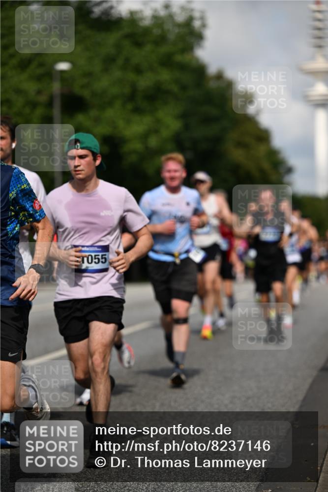 29.06.2025 - hella hamburg halbmarathon Dr. Thomas Lammeyer http://msf.ph/oto/8237146 29.06.2025 09:50:41 Kennedybrücke 1002, 1217, 1407, 1910, 1959, 2121, 2228, 2563, 2774, 2836, 2851, 3790, 3935, 4246, 4740, 5961, 6032, 6305, 6473, 6915, 7080, 7831, 7867, 7972, 8366, 8395, 9171, 9376, 9508, 10771, 11055 meine-sportfotos.de