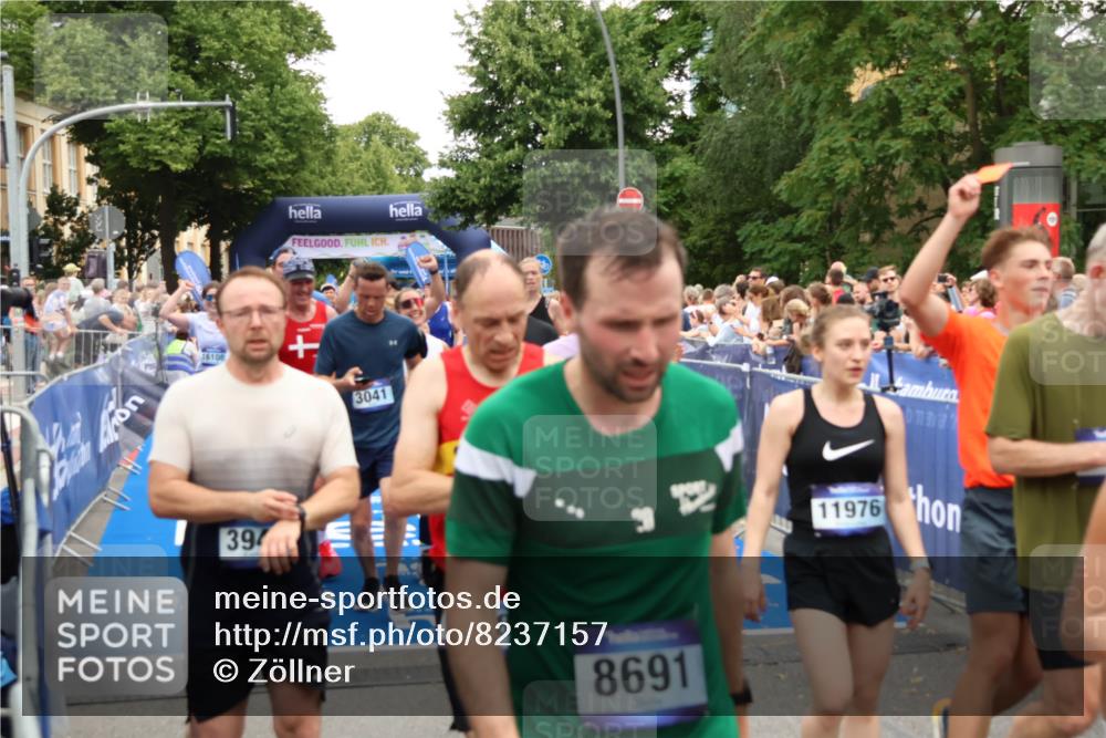 29.06.2025 - hella hamburg halbmarathon Zöllner http://msf.ph/oto/8237157 29.06.2025 10:55:16 Ziel 1549, 1628, 2119, 2448, 3041, 3945, 4903, 6355, 6891, 8973, 9361, 10188, 10191, 10192, 10263, 10582, 11747, 12248, 12961, 14834, 15854, 16108, 16521, 18031, 18966 meine-sportfotos.de