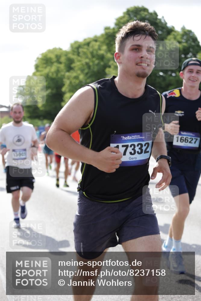 29.06.2025 - hella hamburg halbmarathon Jannik Wohlers http://msf.ph/oto/8237158 29.06.2025 09:53:48 Lombardsbrücke 1119, 1399, 1413, 1424, 1476, 1892, 1902, 2098, 2188, 2842, 3477, 3785, 4029, 4183, 4185, 4235, 4237, 4270, 5528, 6198, 6630, 6831, 7297, 8743, 8928, 9105, 9463, 9482, 9619, 10529, 11773, 11848, 12084, 12159, 12203, 12549, 12679, 12706, 12724, 12747, 13297, 13348, 13707, 13746, 14541, 14804, 15001, 15333, 15365, 15422, 15784, 15825, 15950, 16081, 16314, 16316, 16627, 16893, 17229, 17332, 17451, 17710, 17864, 18380, 18499, 18815, 19112 meine-sportfotos.de