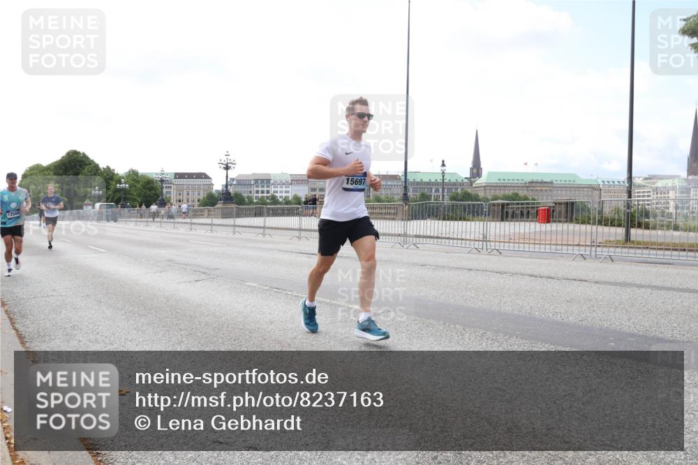 29.06.2025 - hella hamburg halbmarathon Lena Gebhardt http://msf.ph/oto/8237163 29.06.2025 10:09:34 Lombardsbrücke 1052, 1147, 1188, 1456, 1483, 1513, 1823, 1838, 2978, 4859, 5806, 5885, 6674, 7058, 7187, 8090, 8685, 9150, 9297, 9306, 9718, 9988, 10194, 10819, 11067, 11496, 12156, 12255, 12509, 12862, 13210, 13660, 13739, 14736, 15697, 16191, 16455, 16688, 16918, 17347, 17630, 17899, 18076, 18440, 18726, 18727, 19166, 19242 meine-sportfotos.de