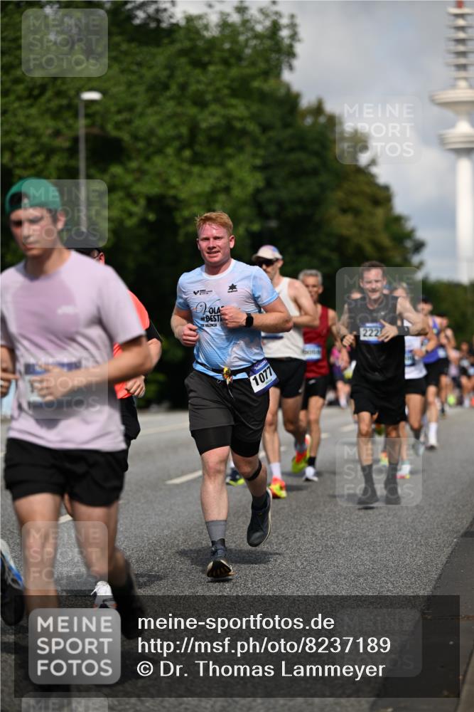 29.06.2025 - hella hamburg halbmarathon Dr. Thomas Lammeyer http://msf.ph/oto/8237189 29.06.2025 09:50:42 Kennedybrücke 1002, 1217, 1407, 1910, 1959, 2121, 2228, 2563, 2774, 2836, 2851, 3790, 3935, 4246, 4740, 5961, 6032, 6305, 6473, 6915, 7080, 7831, 7867, 7972, 8366, 8395, 9171, 9376, 9508, 10771, 11055 meine-sportfotos.de