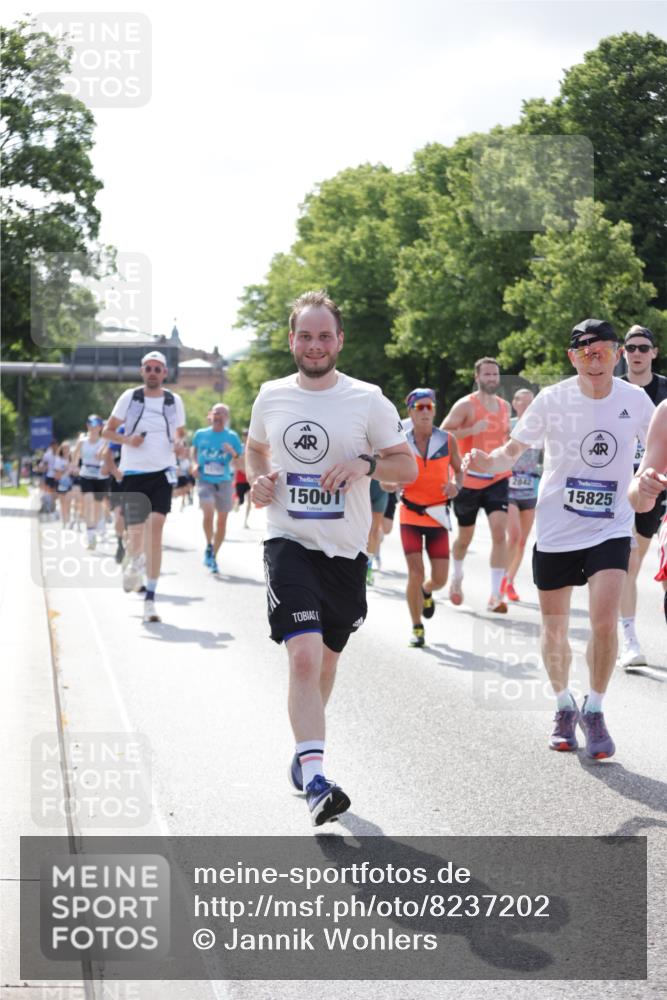 29.06.2025 - hella hamburg halbmarathon Jannik Wohlers http://msf.ph/oto/8237202 29.06.2025 09:53:48 Lombardsbrücke 1119, 1399, 1413, 1424, 1476, 1892, 1902, 2098, 2188, 2842, 3477, 3785, 4029, 4183, 4185, 4235, 4237, 4270, 5528, 6198, 6630, 6831, 7297, 8743, 8928, 9105, 9463, 9482, 9619, 10529, 11773, 11848, 12084, 12159, 12203, 12549, 12679, 12706, 12724, 12747, 13297, 13348, 13707, 13746, 14541, 14804, 15001, 15333, 15365, 15422, 15784, 15825, 15950, 16081, 16314, 16316, 16627, 16893, 17229, 17332, 17451, 17710, 17864, 18380, 18499, 18815, 19112 meine-sportfotos.de