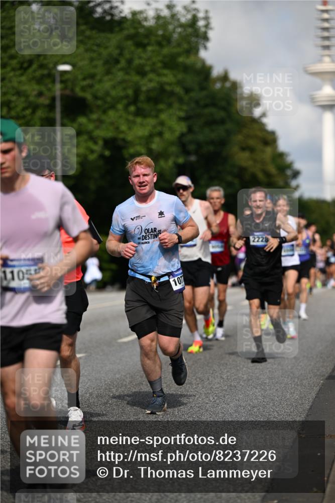 29.06.2025 - hella hamburg halbmarathon Dr. Thomas Lammeyer http://msf.ph/oto/8237226 29.06.2025 09:50:42 Kennedybrücke 1002, 1217, 1407, 1910, 1959, 2121, 2228, 2563, 2774, 2836, 2851, 3790, 3935, 4246, 4740, 5961, 6032, 6305, 6473, 6915, 7080, 7831, 7867, 7972, 8366, 8395, 9171, 9376, 9508, 10771, 11055 meine-sportfotos.de