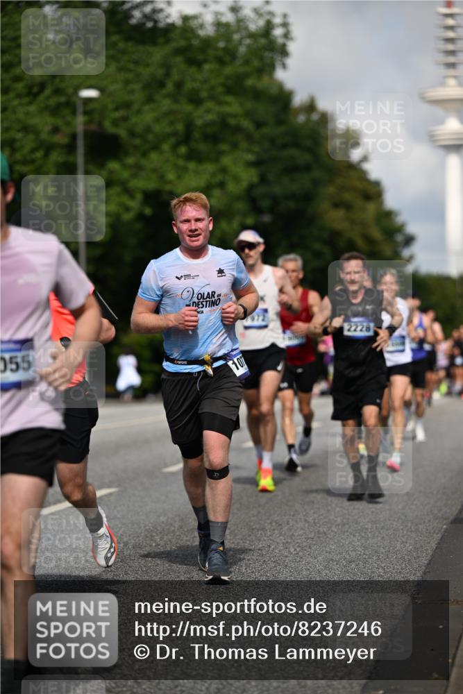 29.06.2025 - hella hamburg halbmarathon Dr. Thomas Lammeyer http://msf.ph/oto/8237246 29.06.2025 09:50:42 Kennedybrücke 1002, 1217, 1407, 1910, 1959, 2121, 2228, 2563, 2774, 2836, 2851, 3790, 3935, 4246, 4740, 5961, 6032, 6305, 6473, 6915, 7080, 7831, 7867, 7972, 8366, 8395, 9171, 9376, 9508, 10771, 11055 meine-sportfotos.de