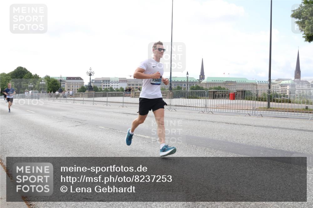 29.06.2025 - hella hamburg halbmarathon Lena Gebhardt http://msf.ph/oto/8237253 29.06.2025 10:09:34 Lombardsbrücke 1052, 1147, 1188, 1456, 1483, 1513, 1823, 1838, 2978, 4859, 5806, 5885, 6674, 7058, 7187, 8090, 8685, 9150, 9297, 9306, 9718, 9988, 10194, 10819, 11067, 11496, 12156, 12255, 12509, 12862, 13210, 13660, 13739, 14736, 15697, 16191, 16455, 16688, 16918, 17347, 17630, 17899, 18076, 18440, 18726, 18727, 19166, 19242 meine-sportfotos.de