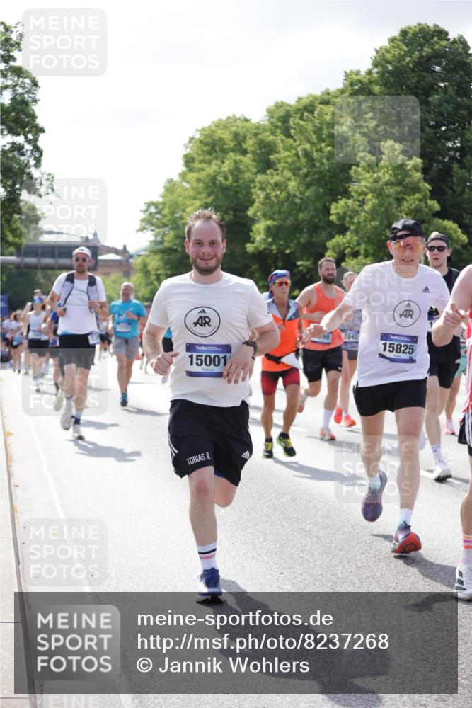 29.06.2025 - hella hamburg halbmarathon Jannik Wohlers http://msf.ph/oto/8237268 29.06.2025 09:53:49 Lombardsbrücke 1119, 1399, 1413, 1424, 1476, 1892, 1902, 2098, 2188, 2842, 3477, 3785, 4029, 4183, 4185, 4235, 4237, 4270, 5020, 5528, 6198, 6630, 6831, 7297, 8743, 8928, 9463, 9482, 9619, 10529, 11773, 11848, 12084, 12159, 12203, 12549, 12679, 12706, 12724, 12747, 13123, 13297, 13348, 13707, 13746, 14541, 14804, 15001, 15333, 15365, 15422, 15573, 15784, 15825, 15950, 16081, 16314, 16316, 16627, 16893, 17229, 17332, 17451, 17710, 17864, 18380, 18499, 18815 meine-sportfotos.de