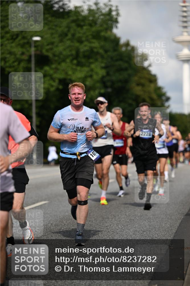 29.06.2025 - hella hamburg halbmarathon Dr. Thomas Lammeyer http://msf.ph/oto/8237282 29.06.2025 09:50:42 Kennedybrücke 1002, 1217, 1407, 1910, 1959, 2121, 2228, 2563, 2774, 2836, 2851, 3790, 3935, 4246, 4740, 5961, 6032, 6305, 6473, 6915, 7080, 7831, 7867, 7972, 8366, 8395, 9171, 9376, 9508, 10771, 11055 meine-sportfotos.de