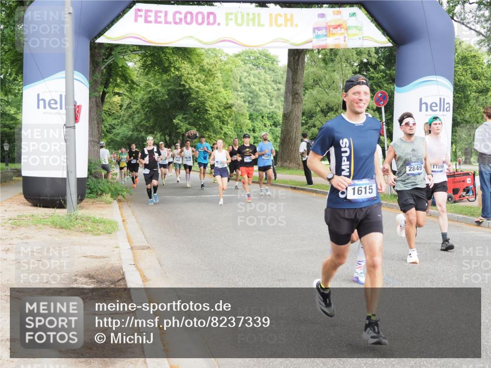 29.06.2025 - hella hamburg halbmarathon MichiJ http://msf.ph/oto/8237339 29.06.2025 10:27:19 Zwischen KM18-KM19 1164, 1615, 2525, 2849, 3014, 3530, 11055, 11379, 17005 meine-sportfotos.de