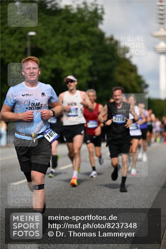 29.06.2025 - hella hamburg halbmarathon Dr. Thomas Lammeyer http://msf.ph/oto/8237348 29.06.2025 09:50:43 Kennedybrücke 1002, 1217, 1407, 1910, 1959, 2121, 2228, 2563, 2774, 2836, 2851, 3790, 3935, 4246, 4740, 5961, 6032, 6305, 6473, 6915, 7080, 7831, 7867, 7972, 8366, 8395, 9171, 9376, 9508, 10771, 11055 meine-sportfotos.de