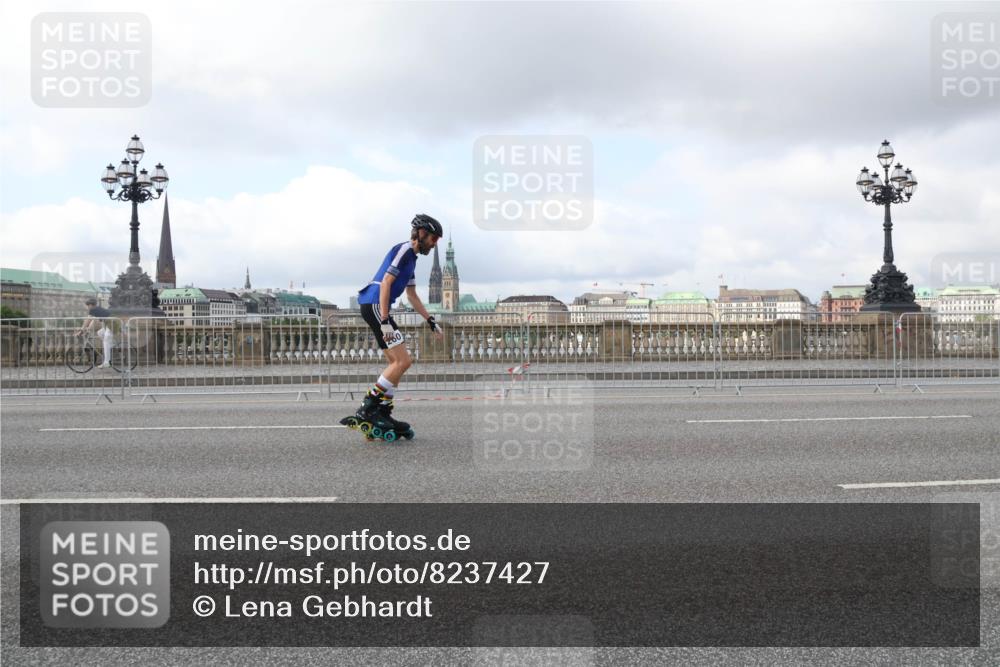 29.06.2025 - hella hamburg halbmarathon Lena Gebhardt http://msf.ph/oto/8237427 29.06.2025 09:02:01 Lombardsbrücke  meine-sportfotos.de