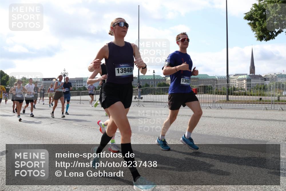 29.06.2025 - hella hamburg halbmarathon Lena Gebhardt http://msf.ph/oto/8237438 29.06.2025 09:56:17 Lombardsbrücke 1061, 1143, 1216, 1257, 1267, 1452, 1499, 1502, 1507, 1592, 1628, 1689, 1877, 2082, 2083, 2250, 2260, 2504, 2771, 2818, 2864, 2953, 2996, 3060, 3256, 3296, 3543, 4033, 4077, 4127, 4346, 4557, 4711, 4833, 5116, 5482, 5600, 5607, 5978, 6115, 6134, 6168, 6511, 6512, 7056, 7100, 7178, 7224, 7332, 7383, 7583, 7943, 8335, 8514, 8968, 8989, 8996, 9246, 9537, 10596 meine-sportfotos.de